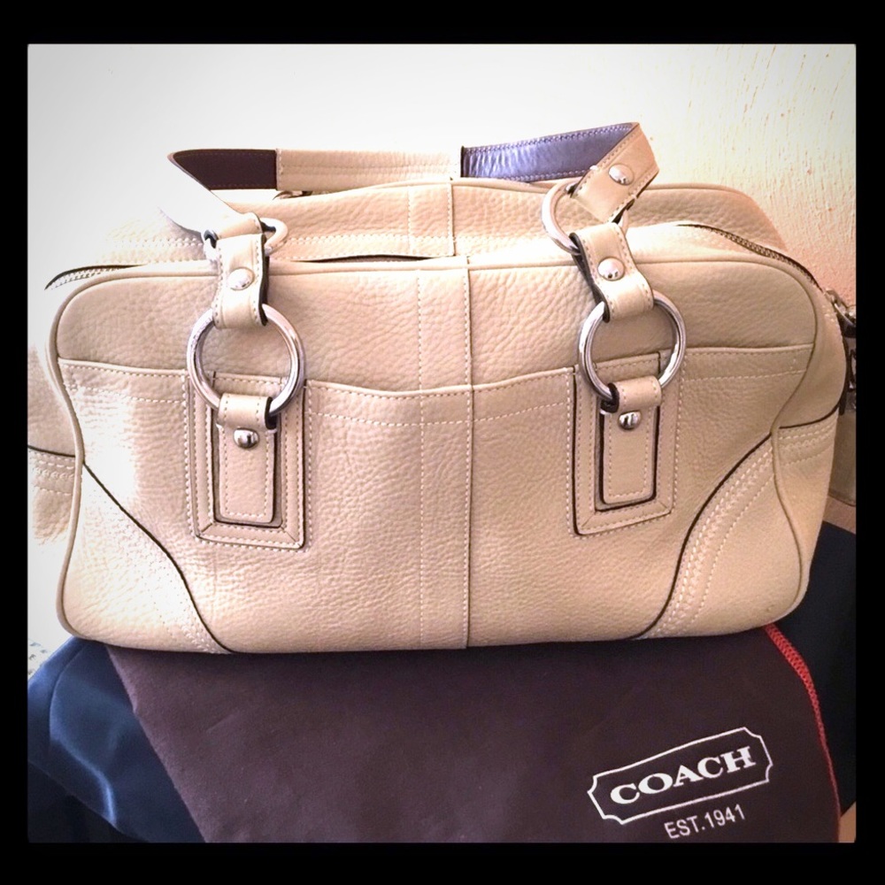 Authentic pebbled leather Coach handbag w/duster